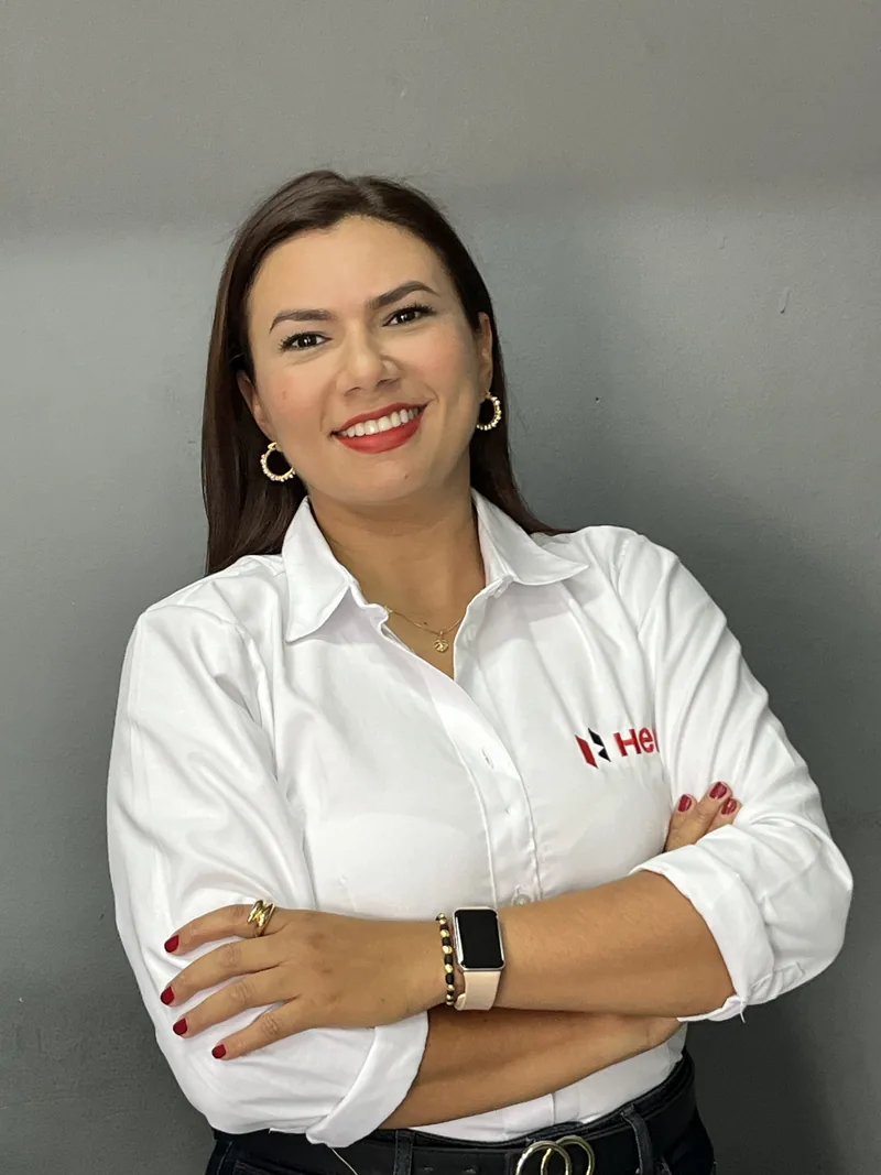 Jennifer Mejía, asesora comercial de Hero Cra 21