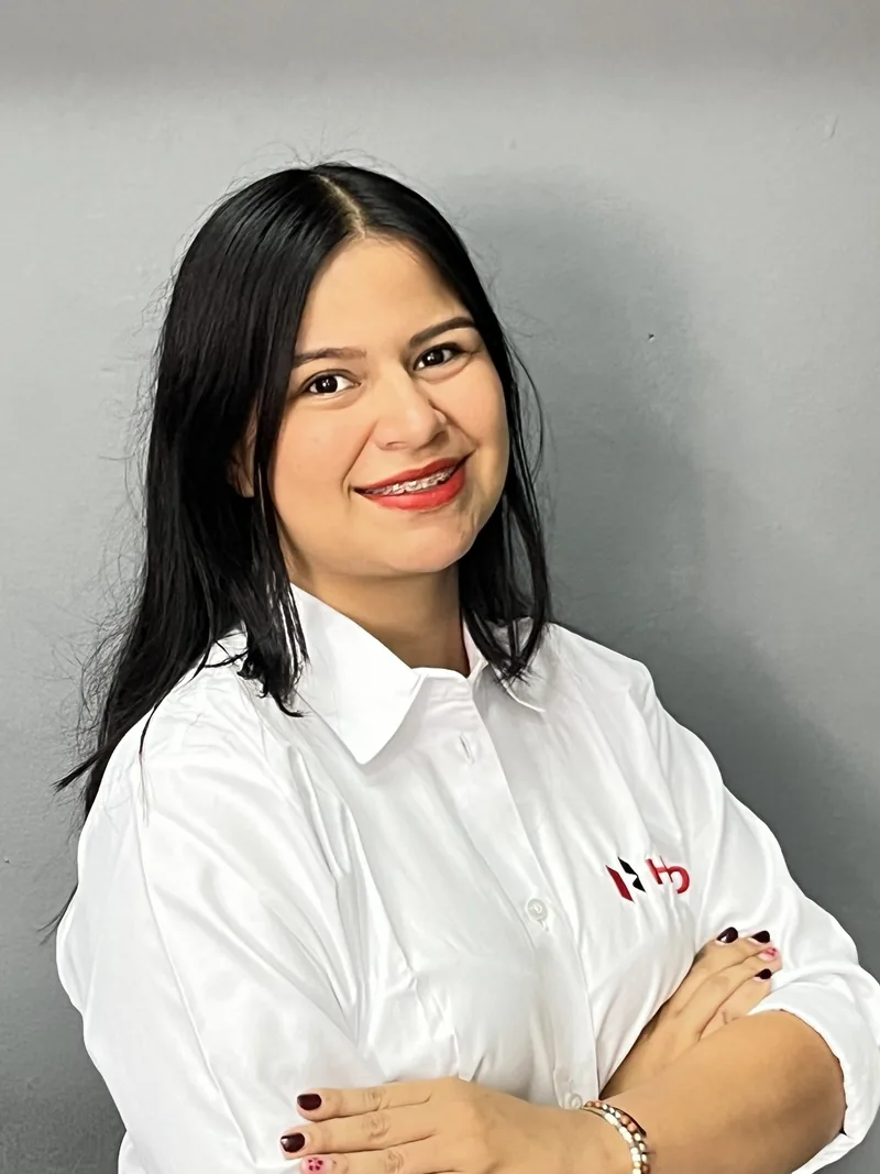 Yuliana, asesora comercial de Hero Cra 21