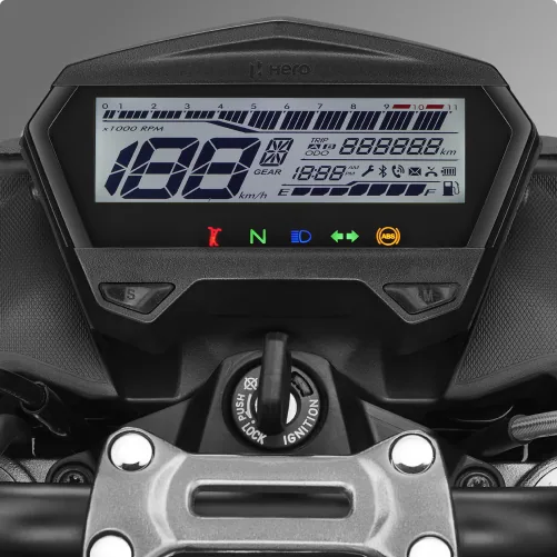 Iluminación 100% LED en la Hero Hunk 150 XT