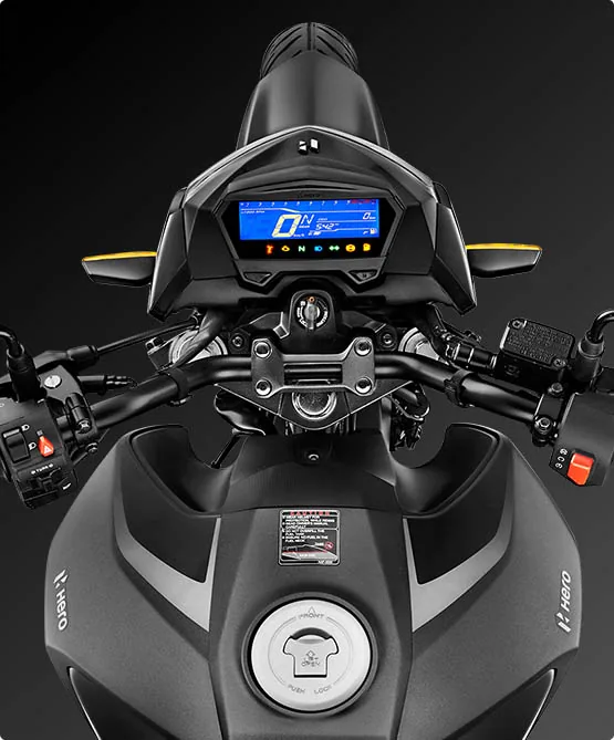 Asiento deportivo de doble nivel en la Hero Hunk 160R